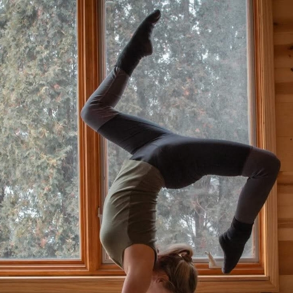 Alo Yoga Goddess Leggings - Picture 4 of 4